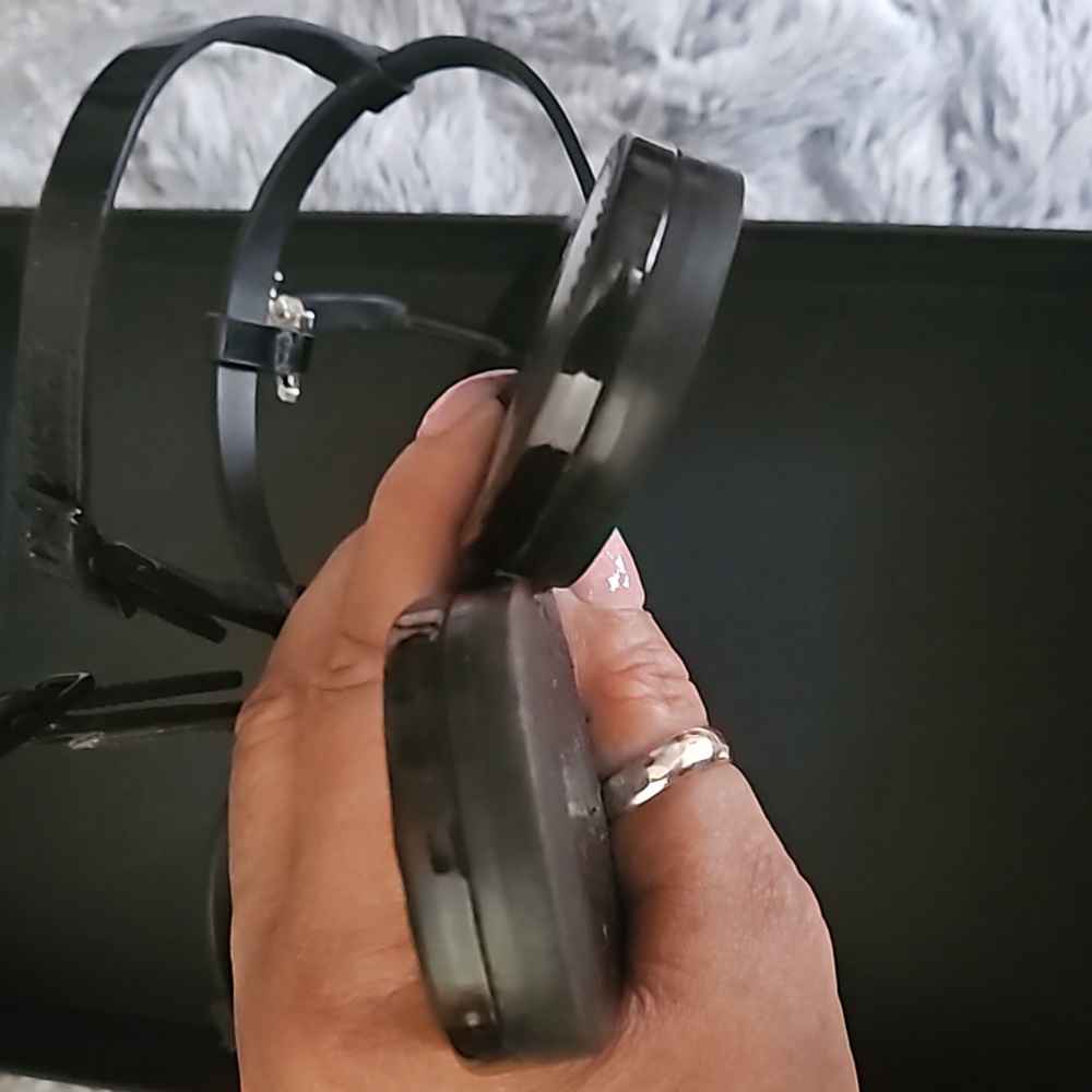 YSL Sandals - Picture 4 of 7